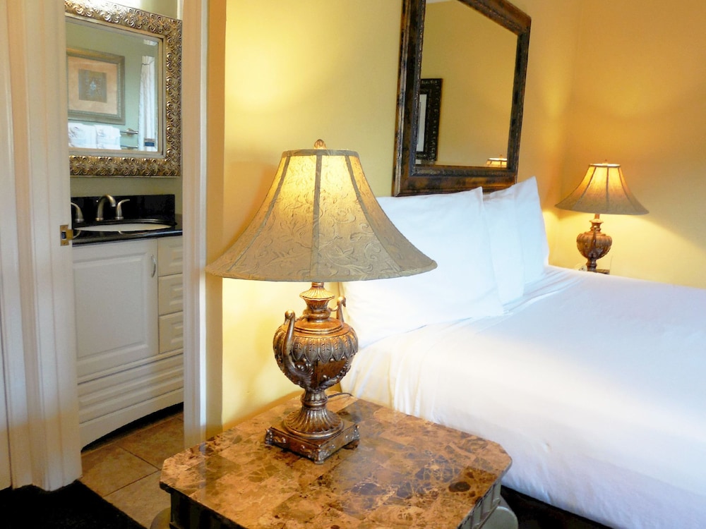 Sea Breeze Inn And Cottages 37/75