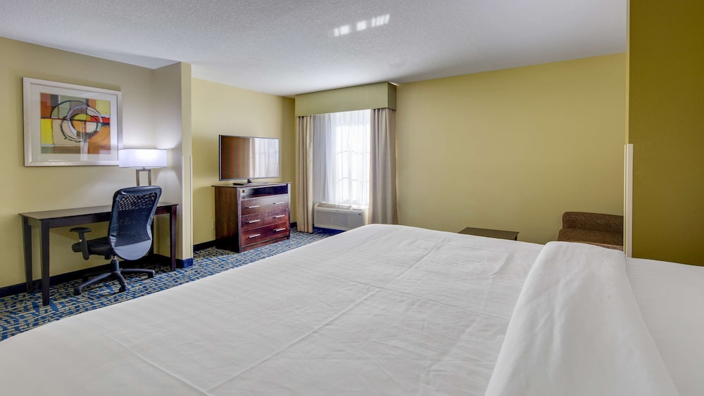 Best Western Plus Brunswick Inn & Suites 12/45