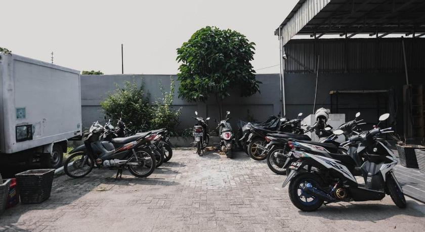 Reddoorz Near Itc Cempaka Mas 35/54