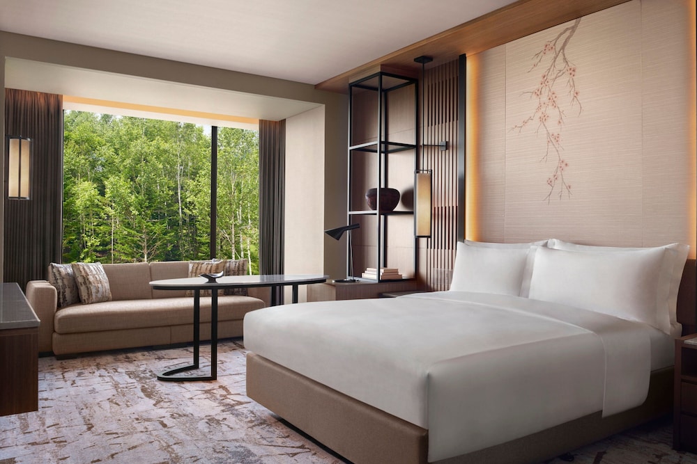 غرفة بسرير كينج، Higashiyama Niseko Village, a Ritz-Carlton Reserve 6/10