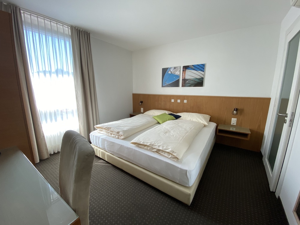 Businesshotel Lux 10/50