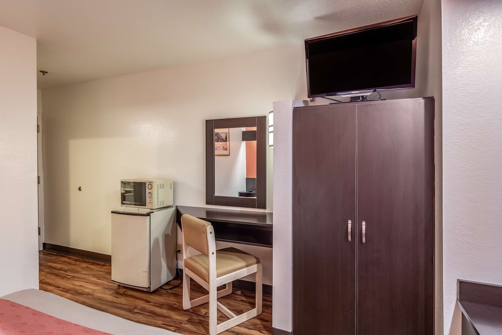 Motel6 Chattanooga, TN - Downtown 31/40
