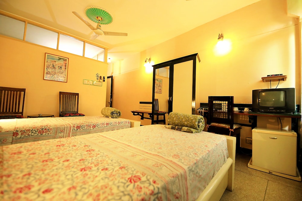 Jaipur Inn 8/62