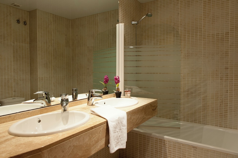 Mh Apartments Gracia 19/22