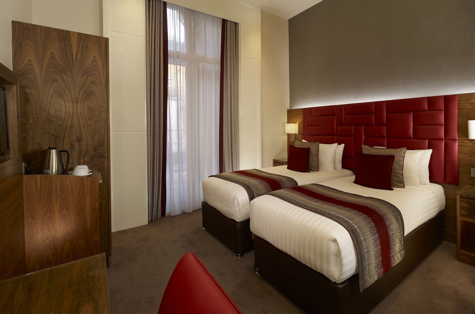 Executive, Twin Beds
