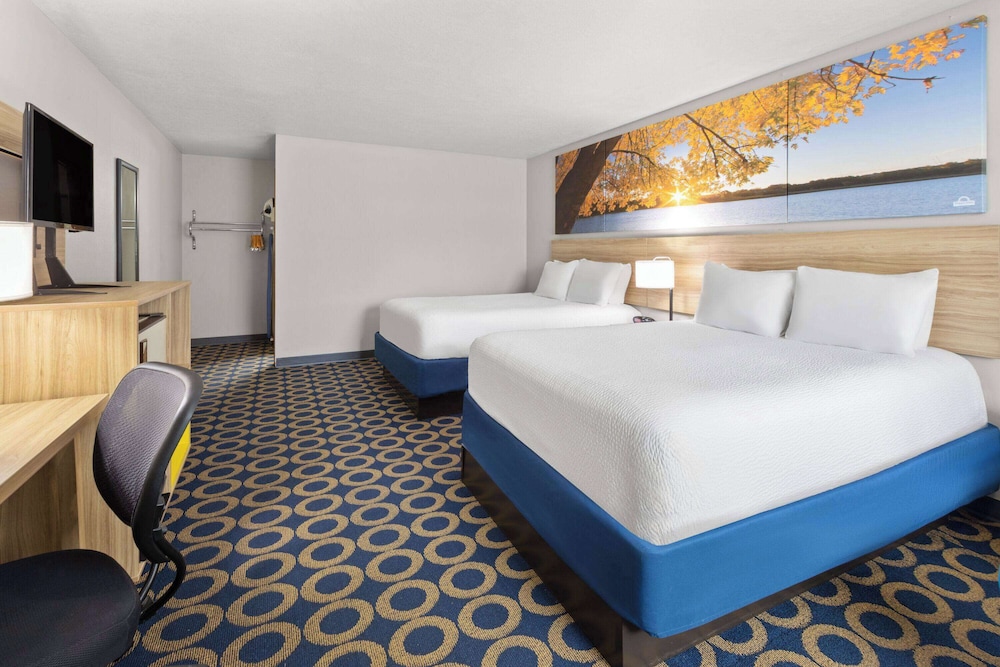 Days Inn by Wyndham Wauseon 11/49