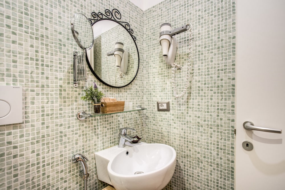 Santamaggiore Inn 47/50