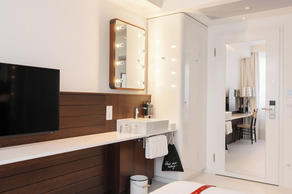 Ruby Frida Hotel Stockholm By IHG 5/50