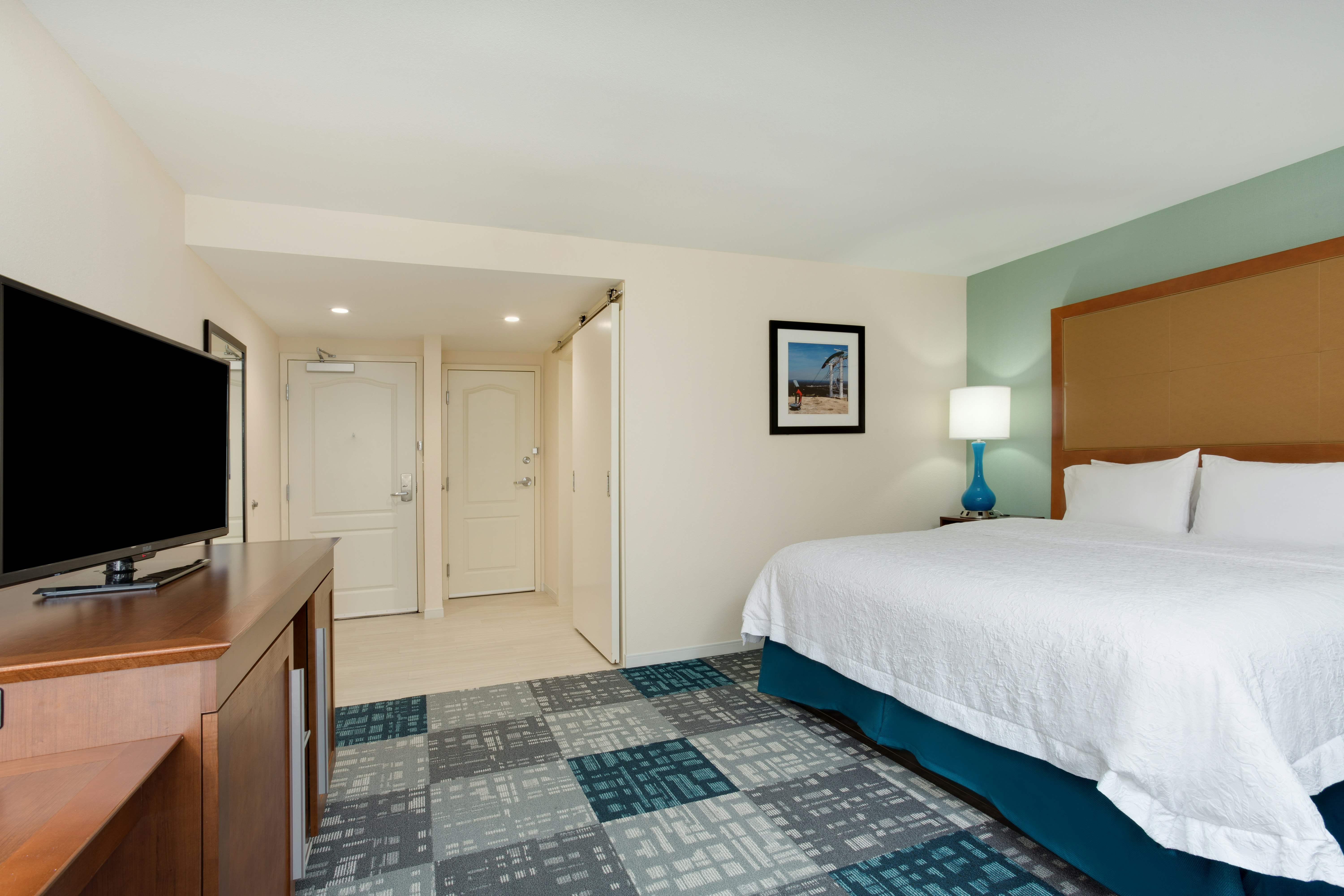 ROOM, KING BED