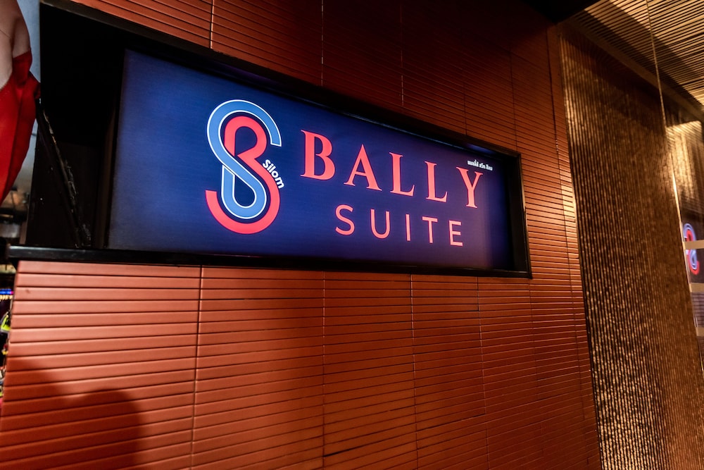 Bally Suite Silom 15/25