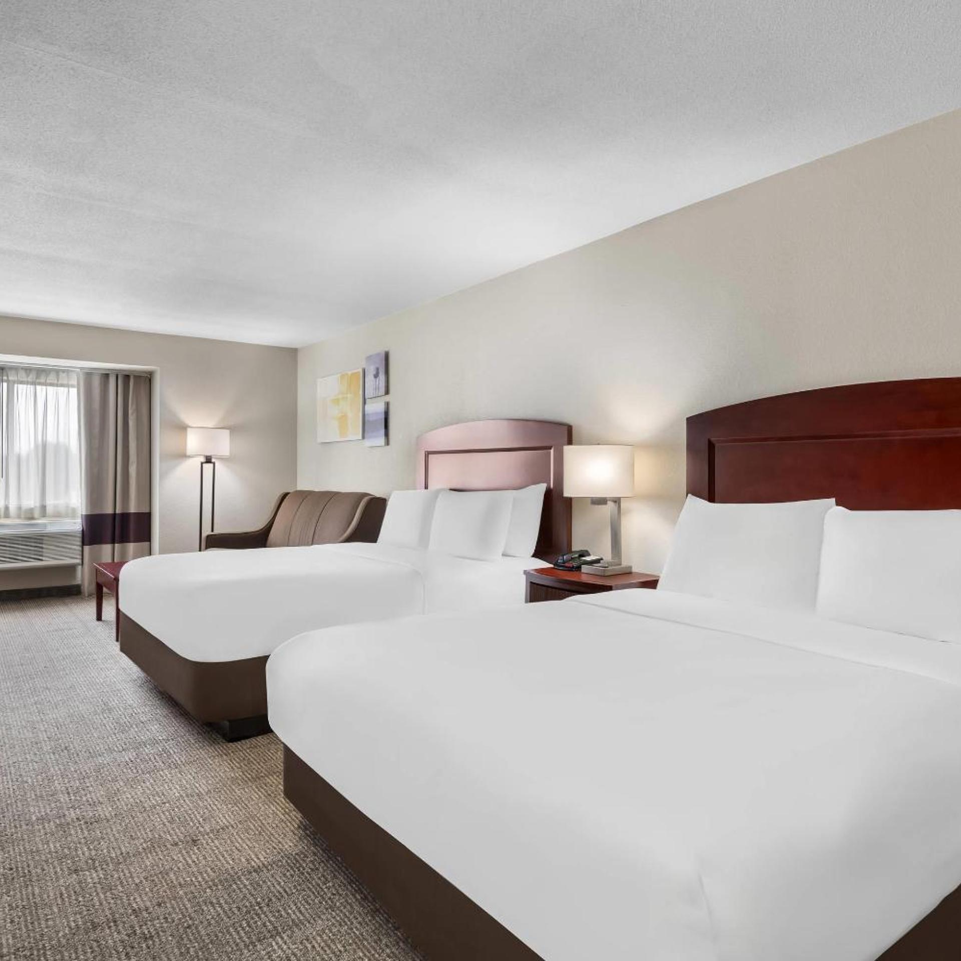 جناح بسرير كوين، Comfort Inn and Suites North East, MD 2/6