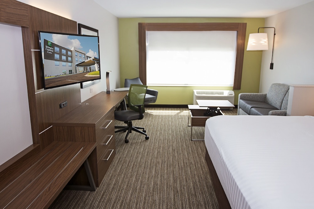 Holiday Inn Express Suites Greenwood Mall 60/67