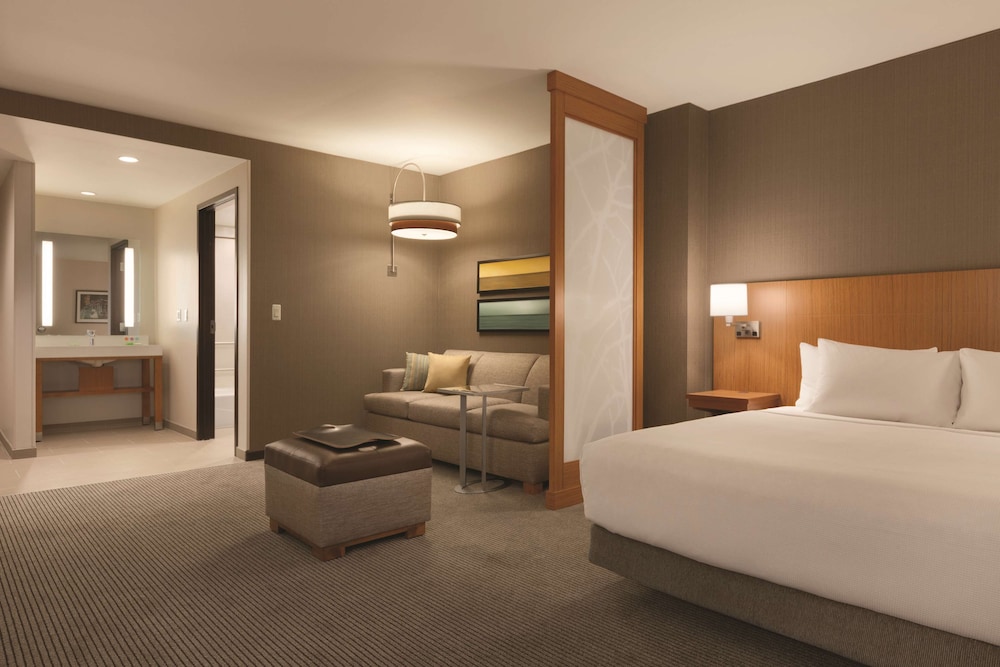 ROOM, KING BED, SOFA, HIGH FLOOR