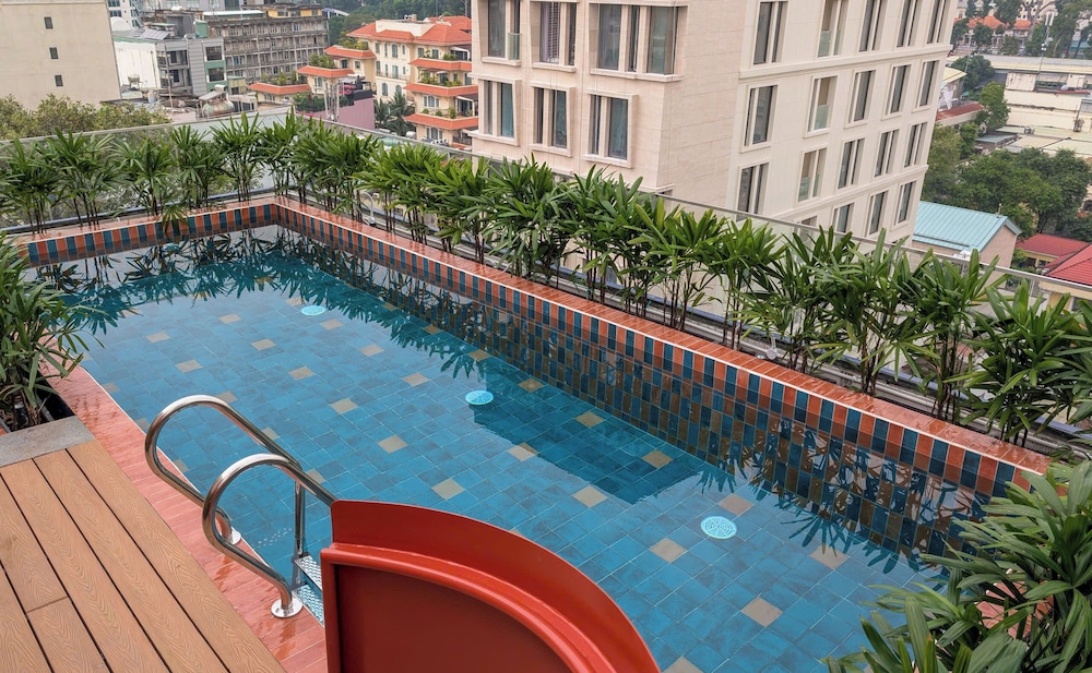 Kin Hotel Ly Tu Trong 44/49
