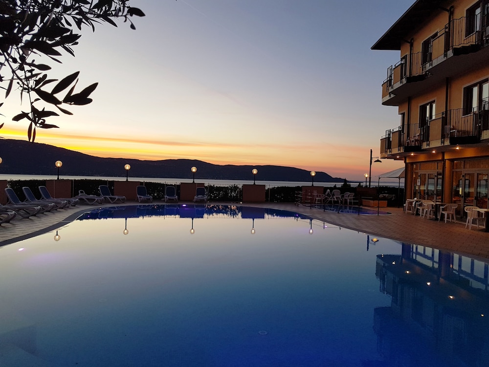 Hotel Piccolo Paradiso in TOSCOLANO MADERNO