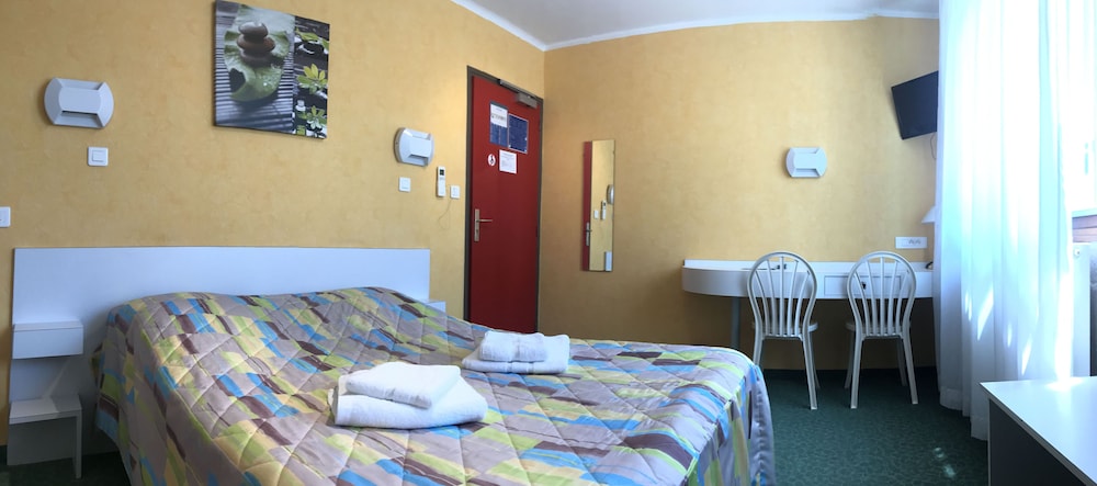 HOTEL LES CHENES 14/50