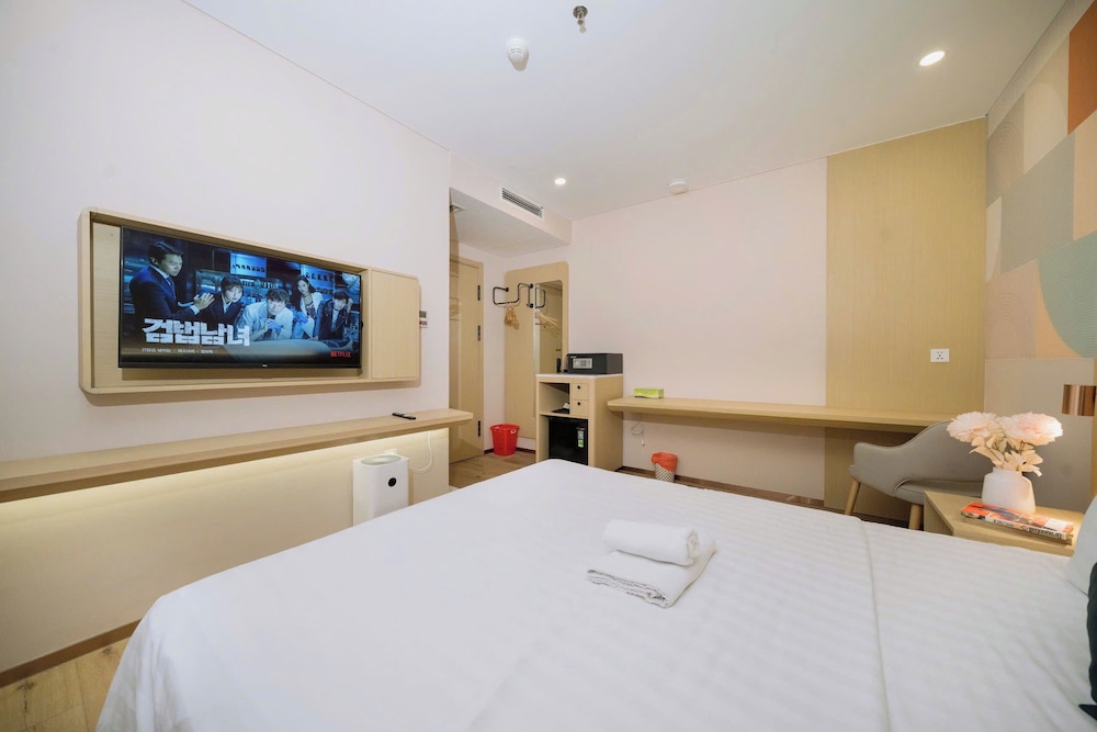 Twins Hotel 26/48