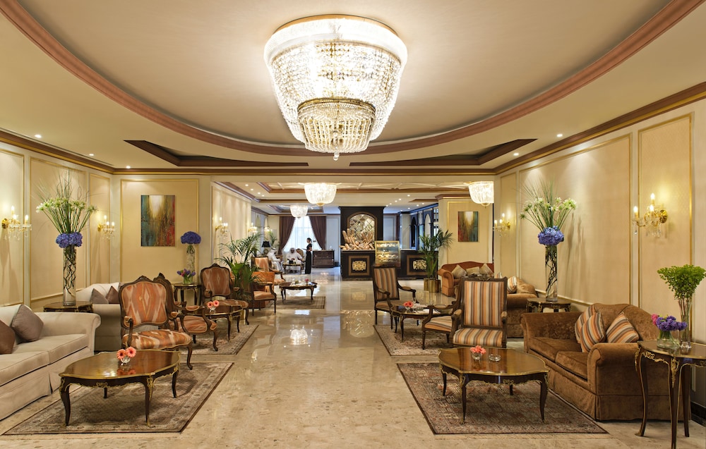 Magnum Hotel and Suites West Bay 52/54