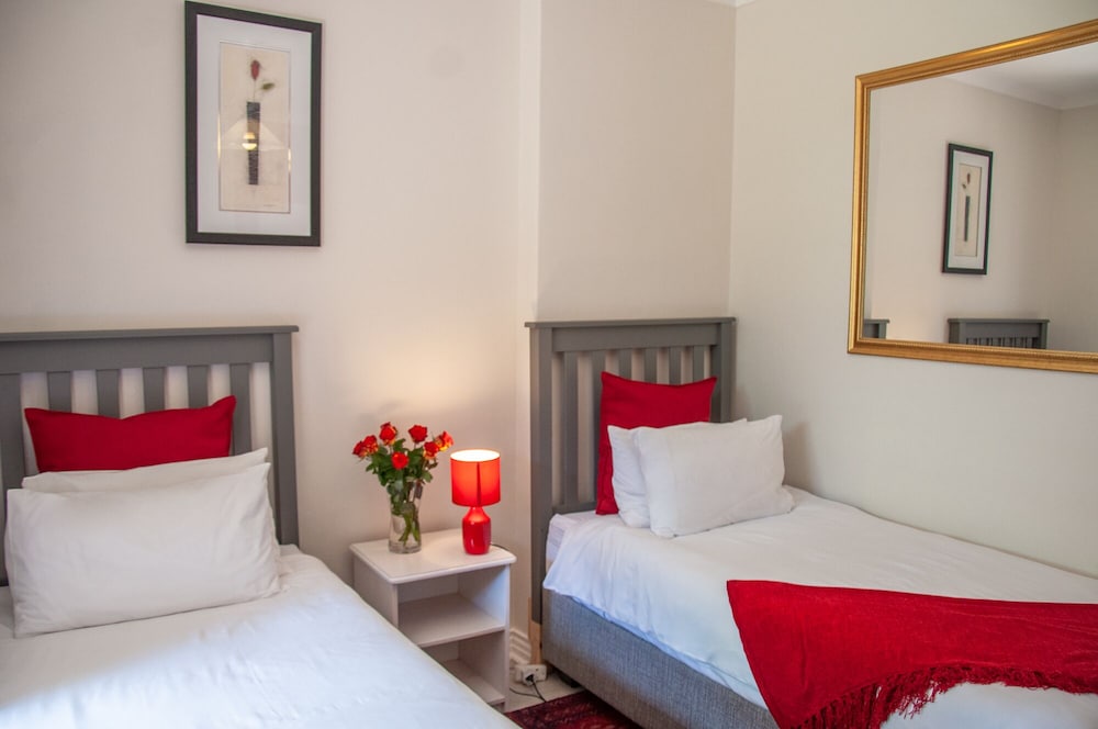 Rustic Manor Bed And Breakfast 14/52