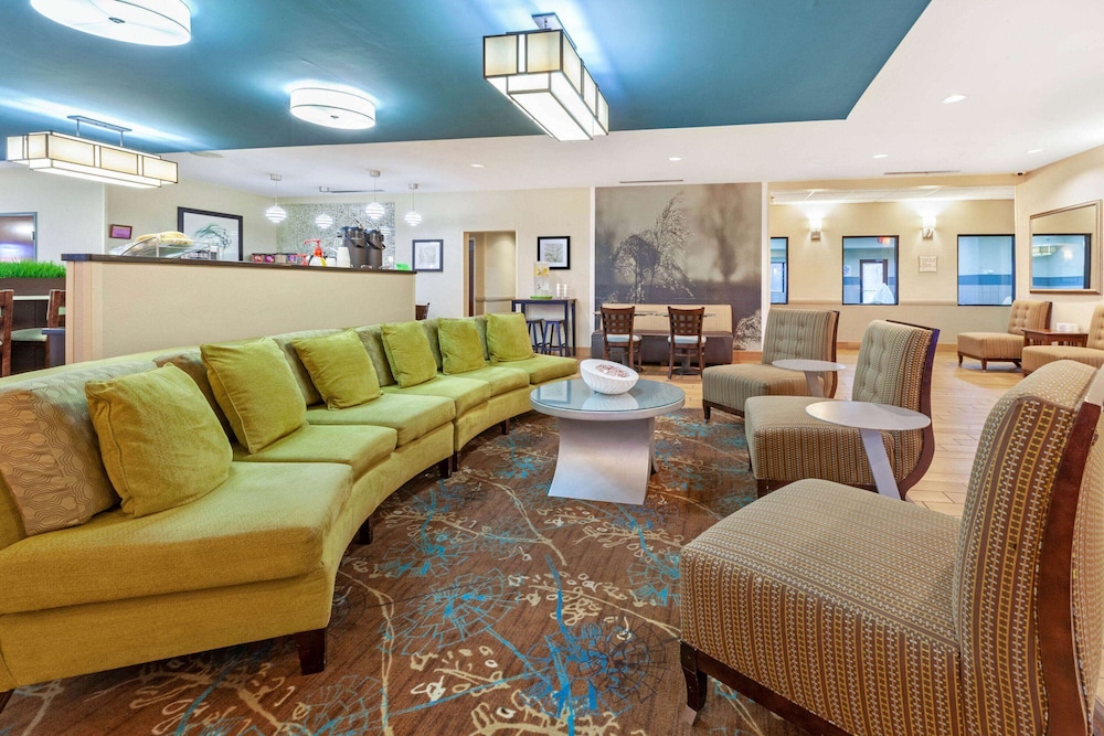 La Quinta Inn & Suites by Wyndham South Bend 36/57