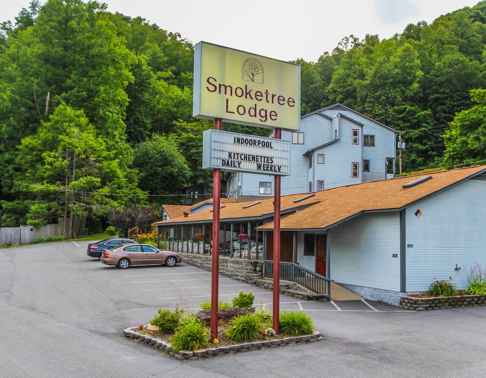 Smoketree Lodge, a VRI resort 1/70