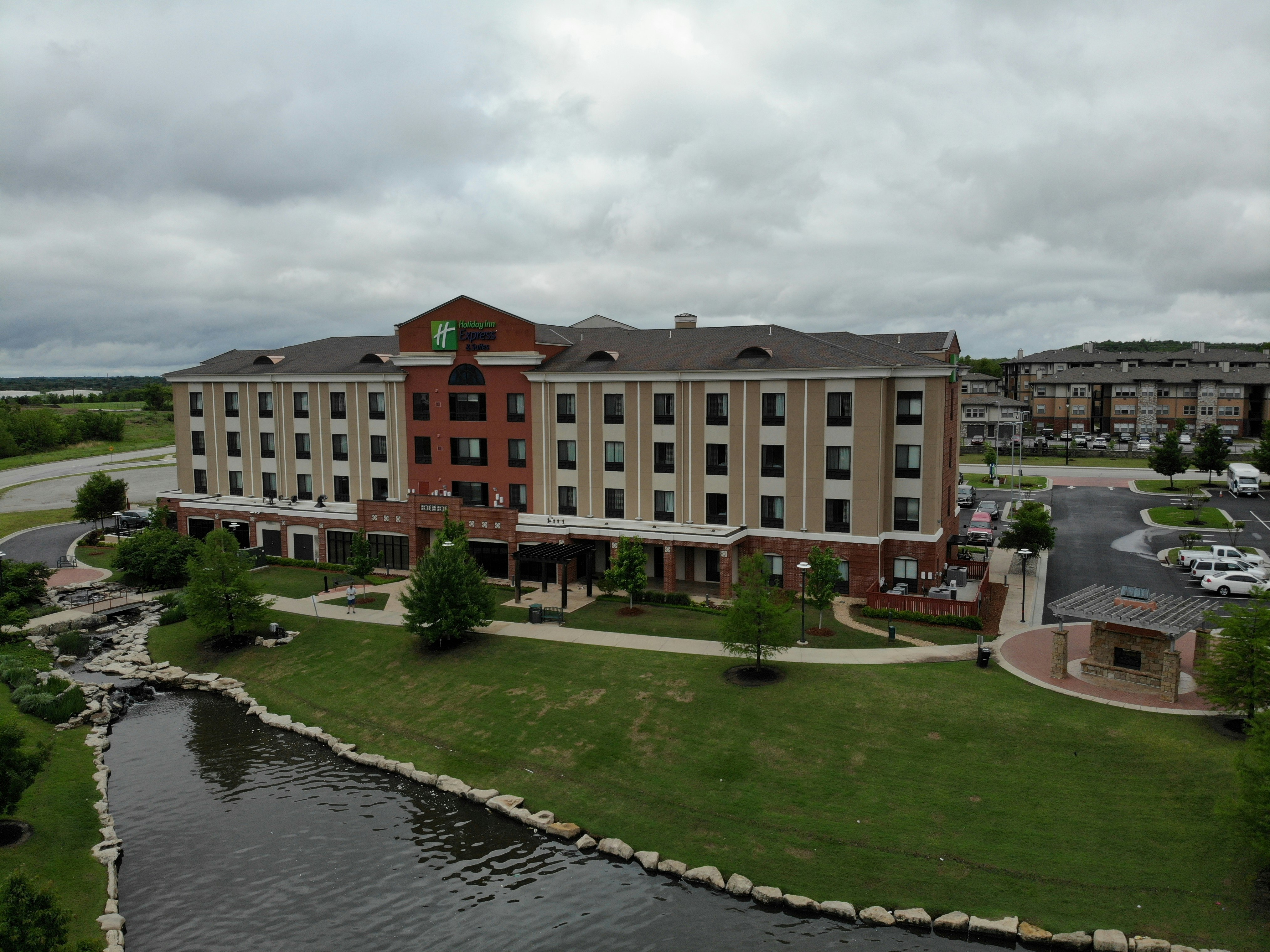 Holiday Inn Express And Suites Glenpool Tulsa South 4/52
