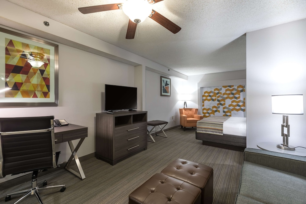 Country Inn & Suites By Radisson Lake Norman Huntersville NC 33/48