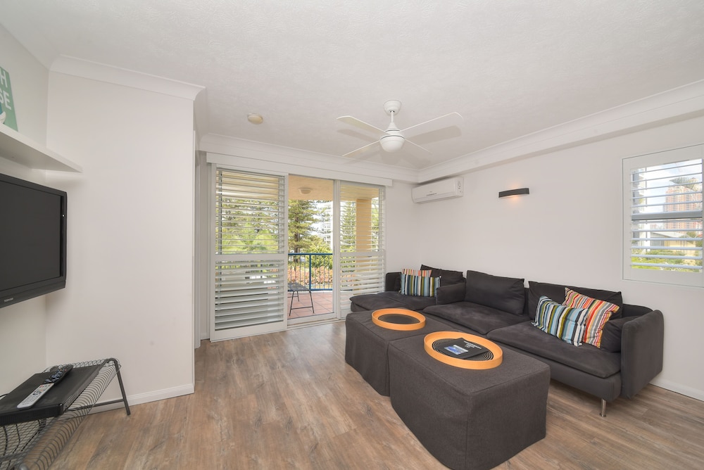 San Mateo on Broadbeach 26/51