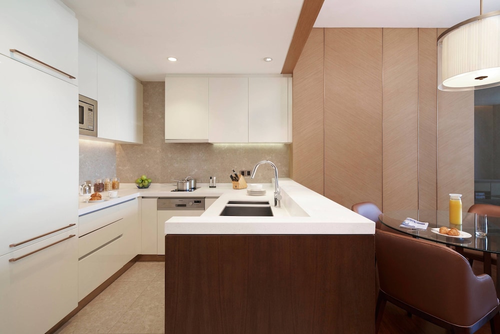 The Oct Harbour Shenzhen Marriott Executive Apartments 16/38