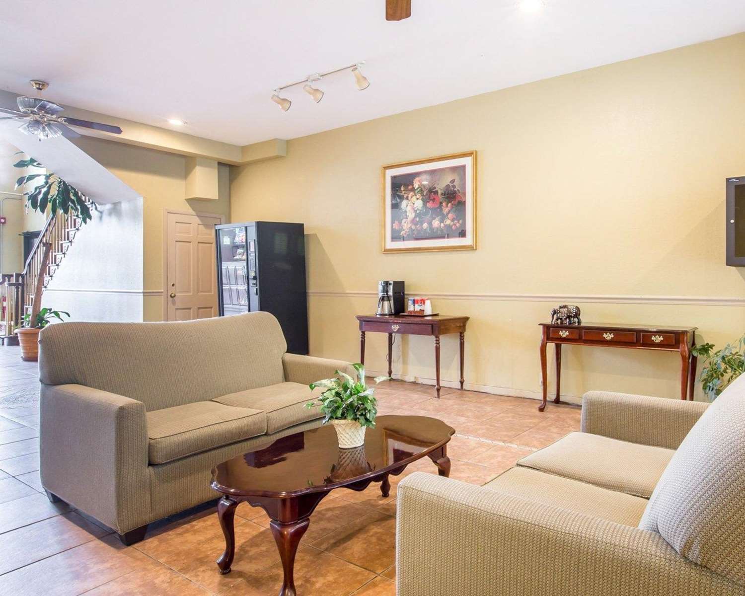 Econo Lodge Birmingham - Hoover 15/20