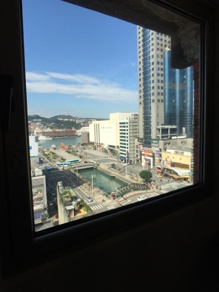 Hua Du Hotel 59/65