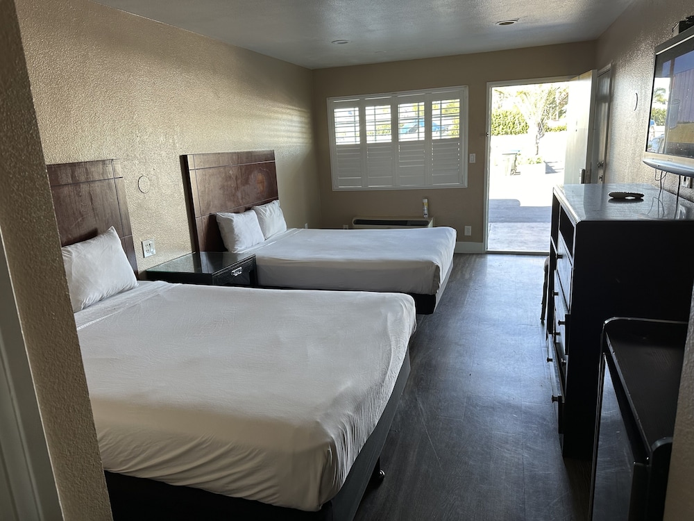 Dixie Orange County Hotel 12/38