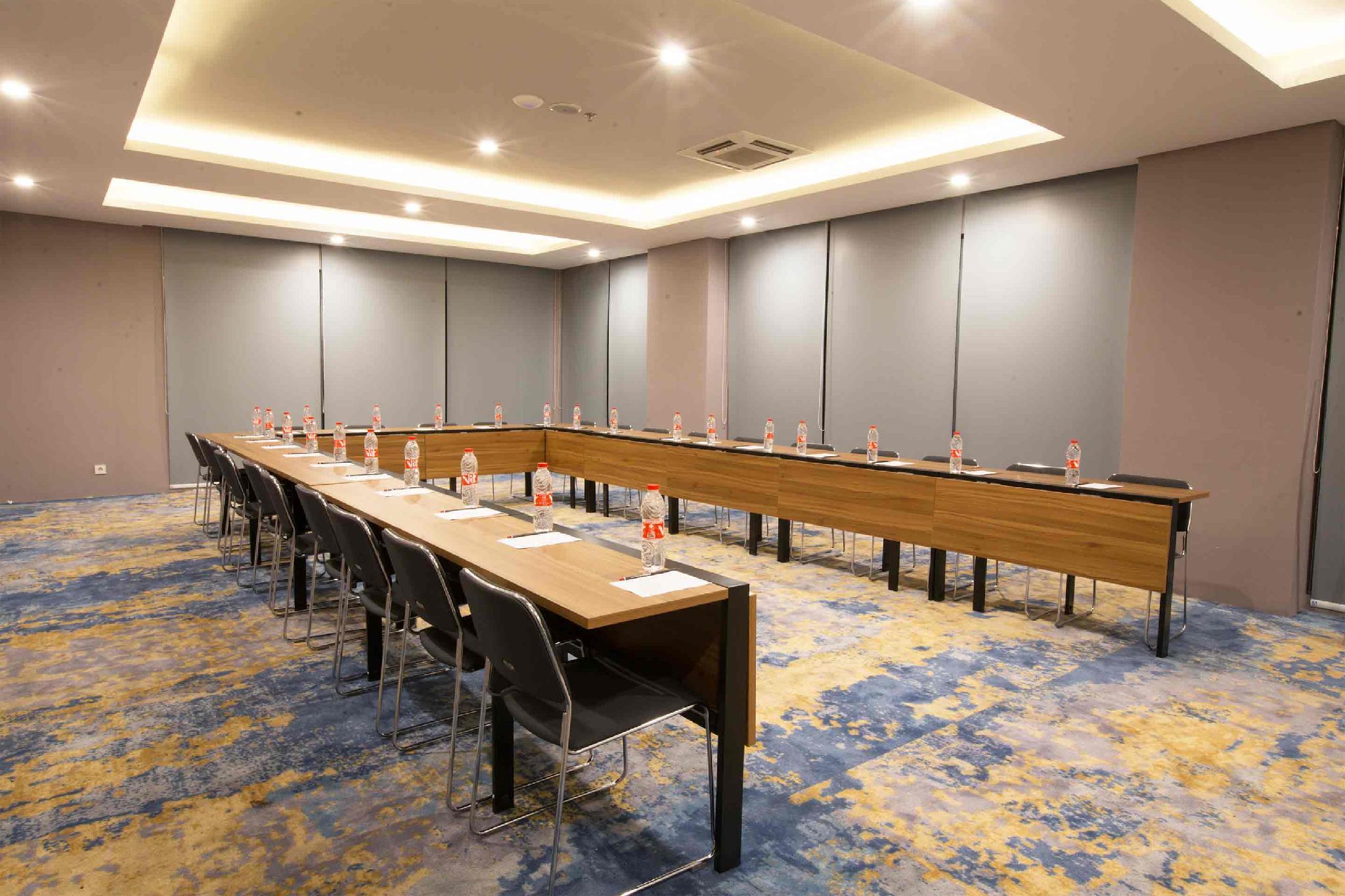 The Life Styles Hotel Surabaya 40/50