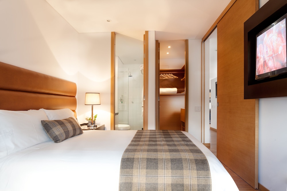2 BEDROOMS, GRAND, SUITE