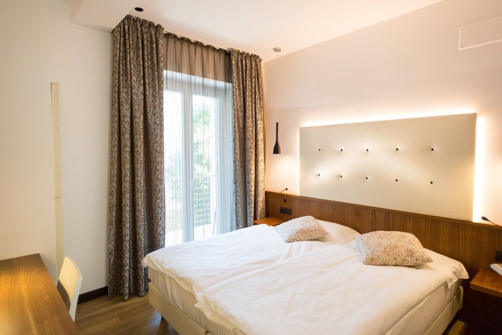 HOTEL PACE 26/65