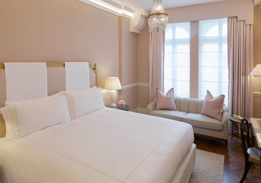CLARIDGES HOTEL 26/73