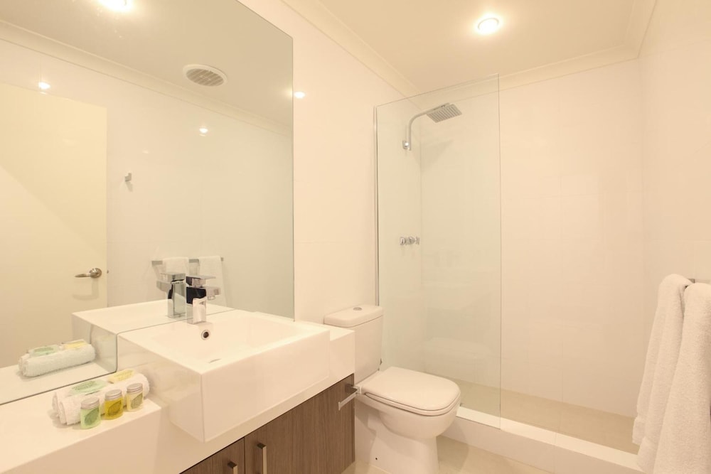 Cottesloe Beach Hotel 66/68