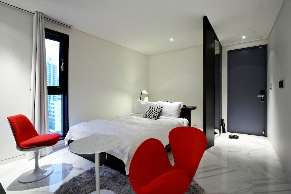 URBAN BOUTIQUE HOTEL 12/32