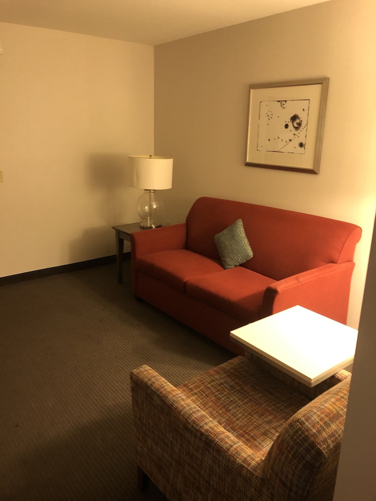 Hampton Inn and Suites Milwaukee Downtown 26/41