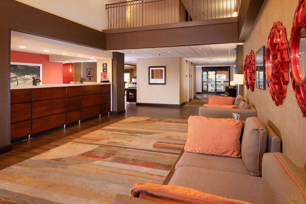 Hampton Inn Charleston Southbridge 8/41