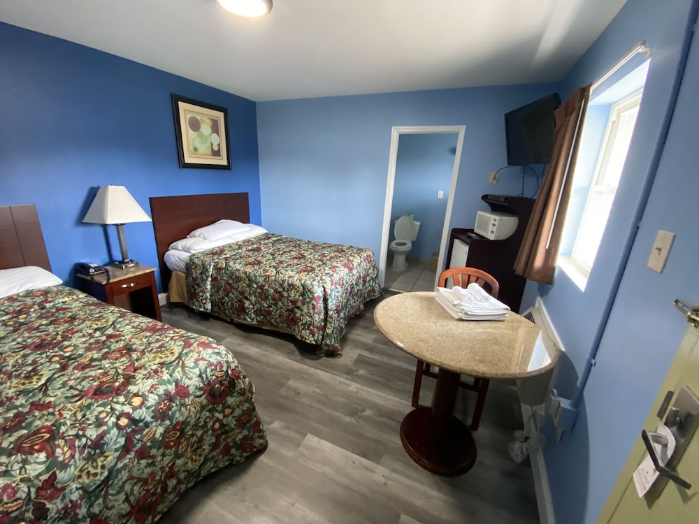 Red Carpet Inn and Suites 8/22