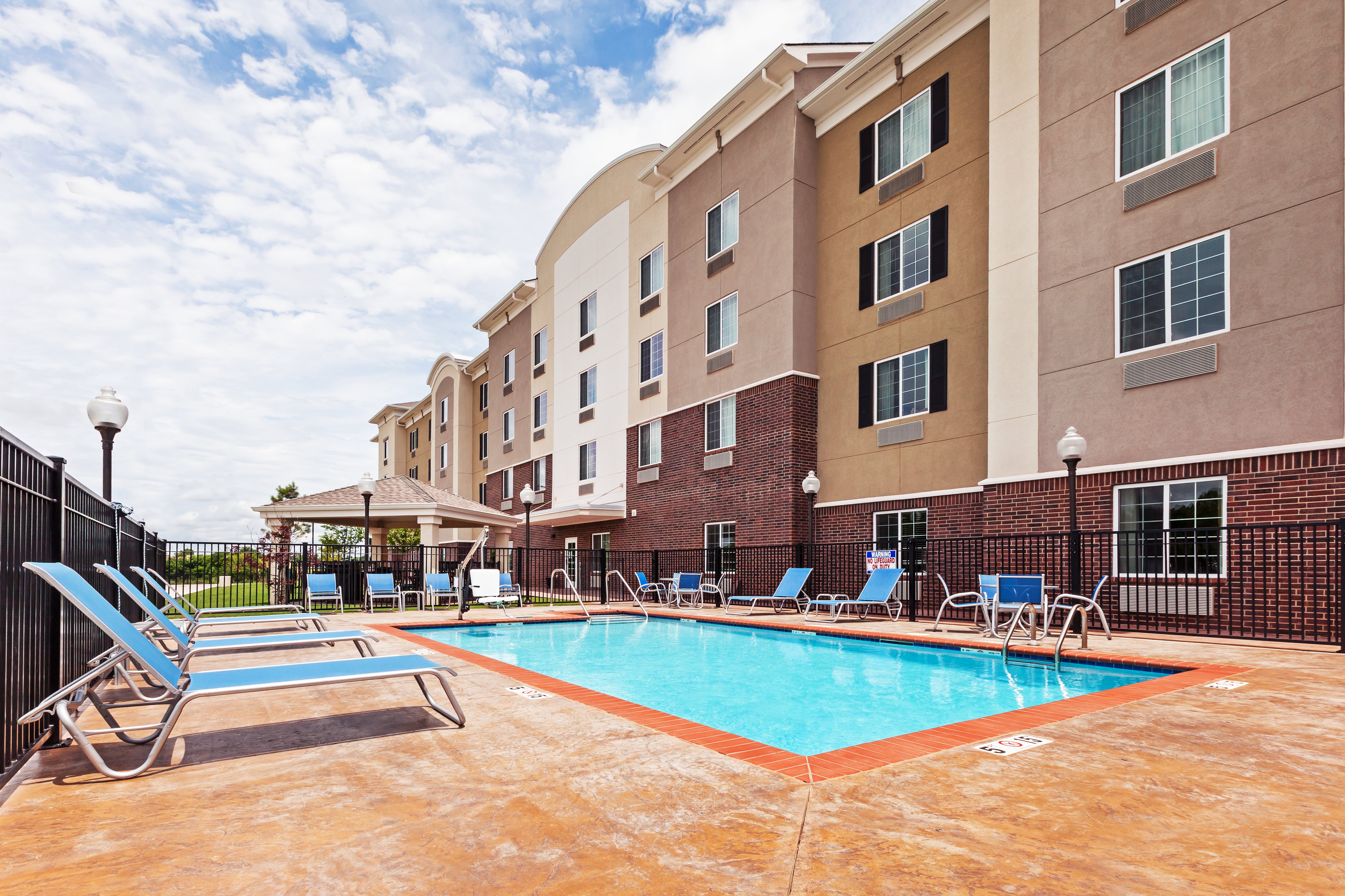 Candlewood Suites Midwest City 9/45