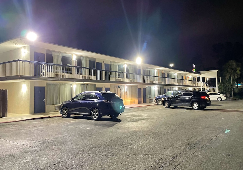 Motel6 Marianna, FL 43/60