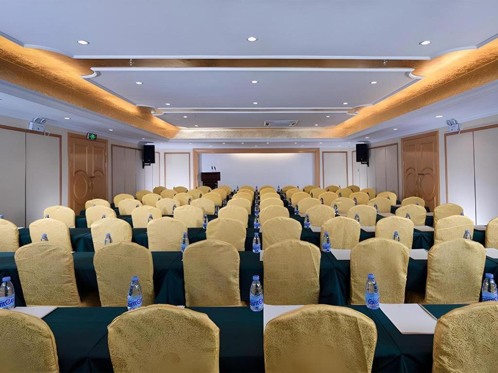 Vienna Hotel Gongcheng Tianjie 52/61