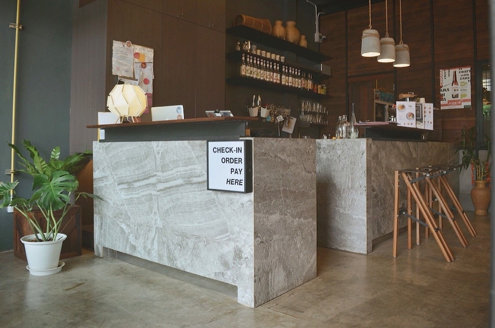 Whereder Poshtel 4/50