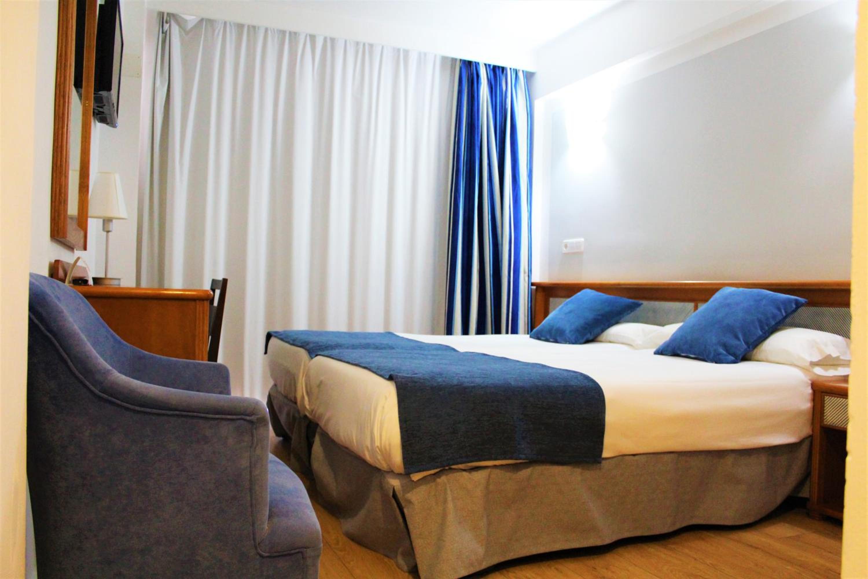 Room, Single