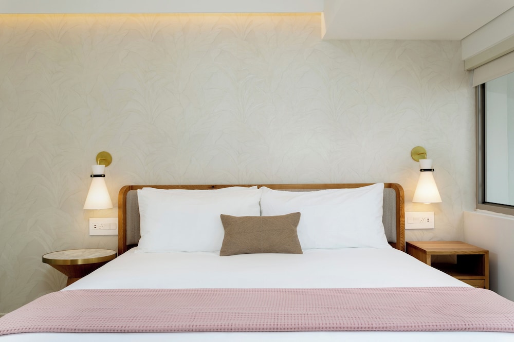 1 BEDROOM, DON JUAN, SUITE, KING BED