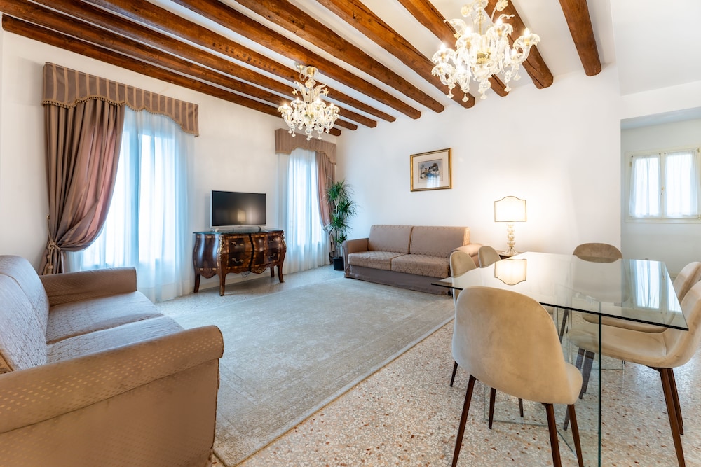 San Teodoro Palace 45/66