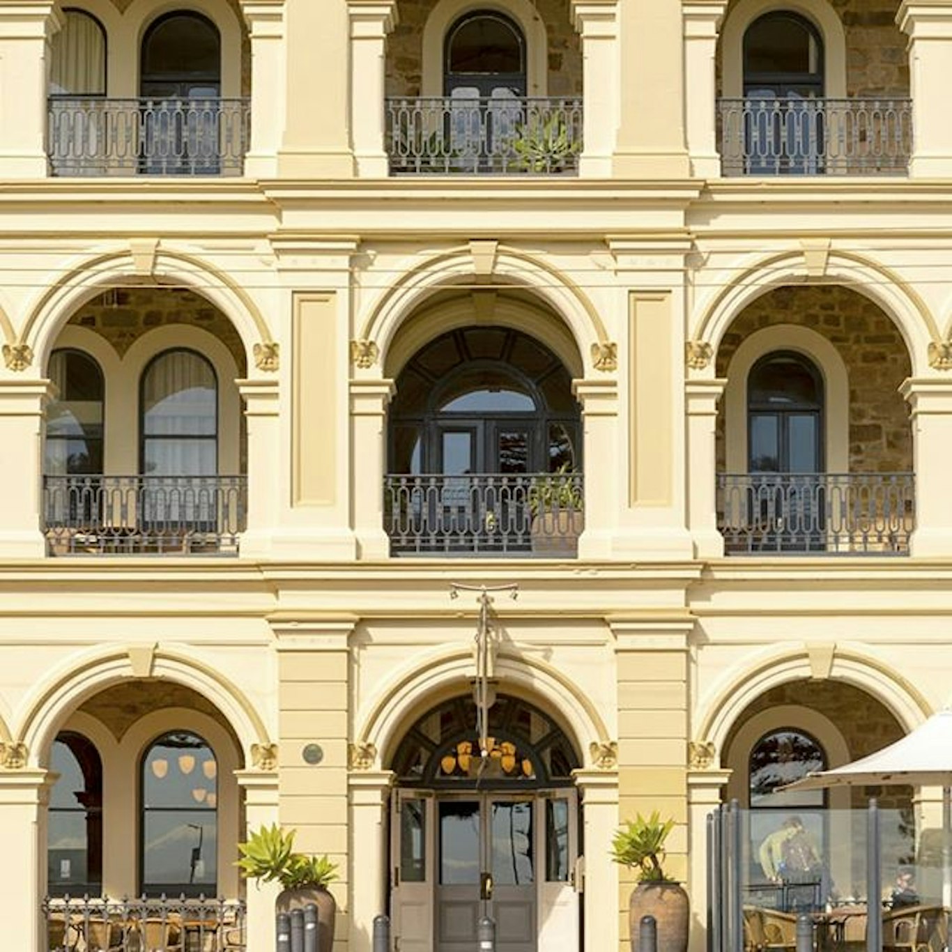 Largs Pier Hotel 1/10