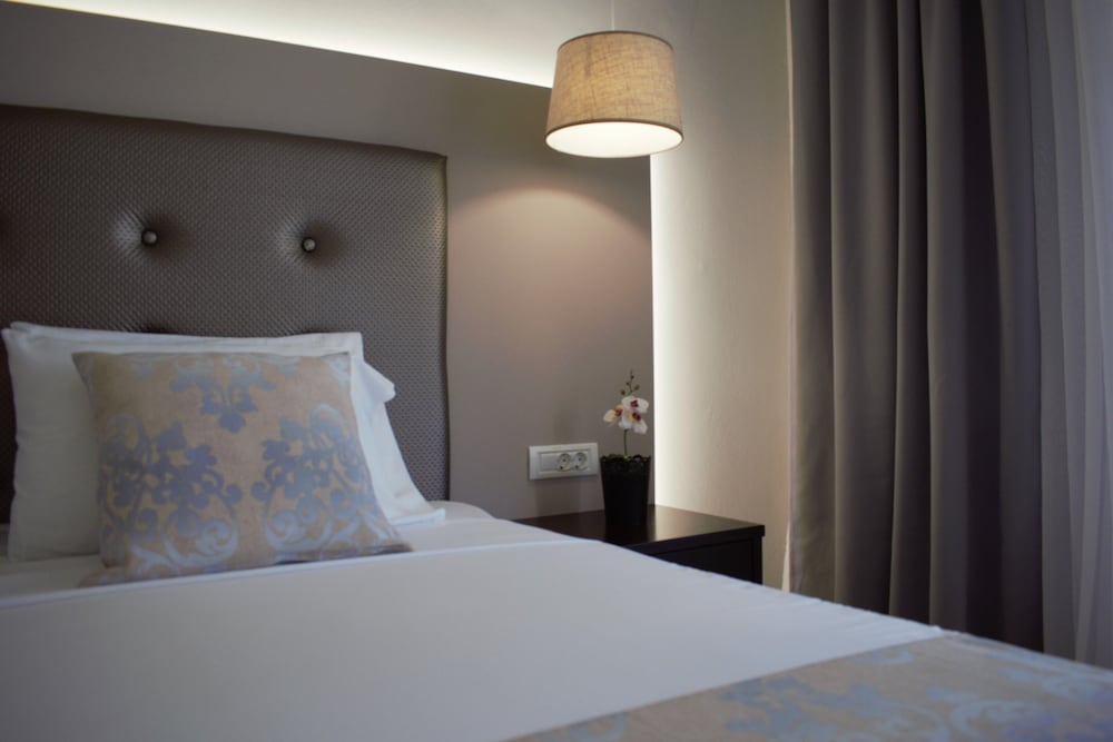Oscar Hotel 24/49